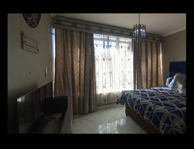 3 BEDROOM FLAT FOR SALE IN ARCADIA